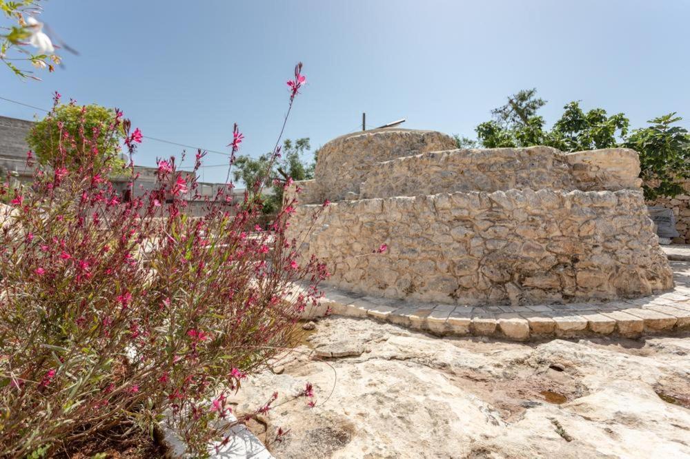 Bed and Breakfast Trullo Santovia Сант-Исидоро Экстерьер фото
